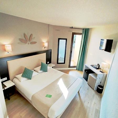 Hotel Le Collier Antibes Bagian luar foto