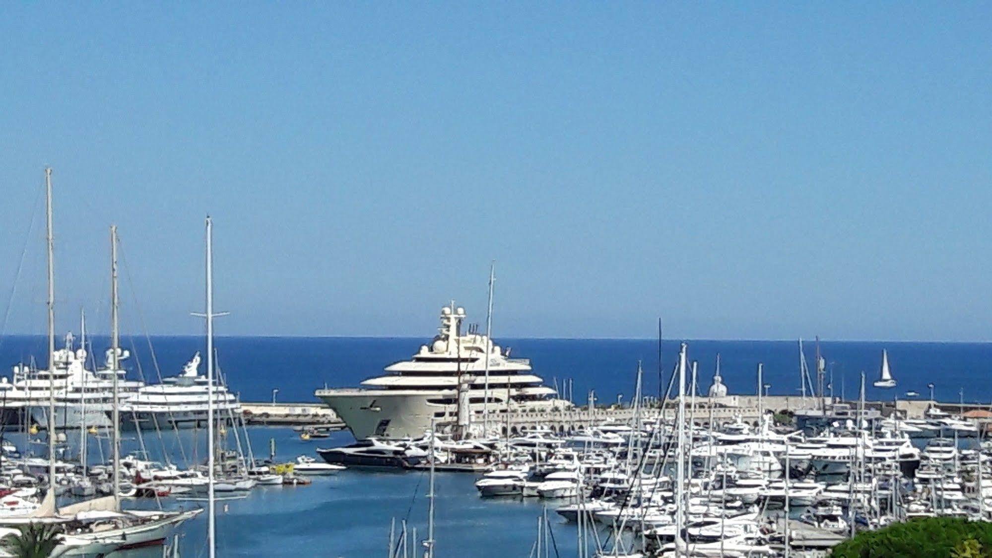 Hotel Le Collier Antibes Bagian luar foto