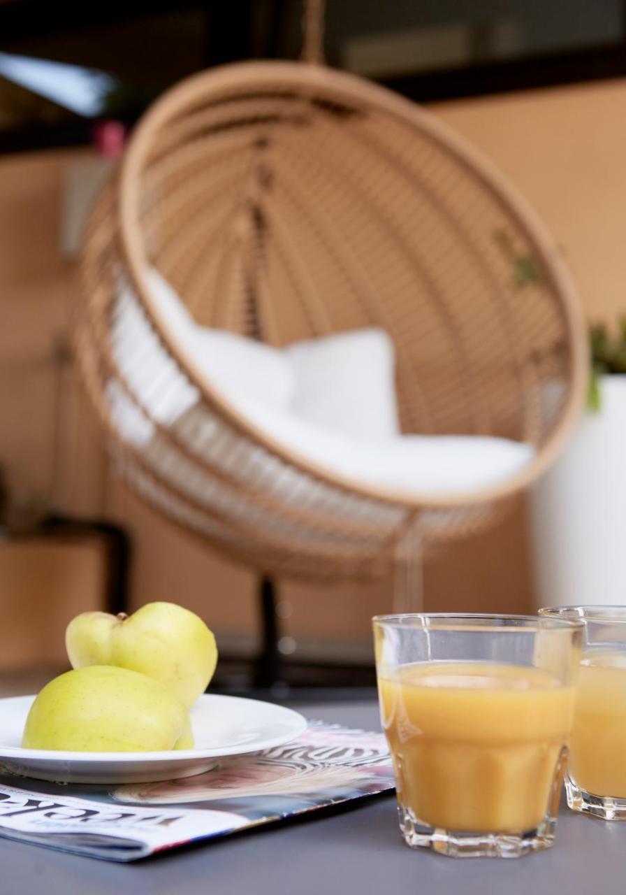 Hotel Le Collier Antibes Bagian luar foto